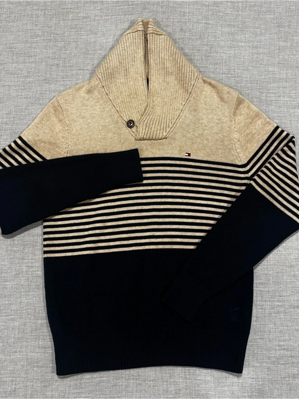 Tommy Hilfiger Men’s XS Tan Blue Sweater Pullover Knit Casual Classic Style